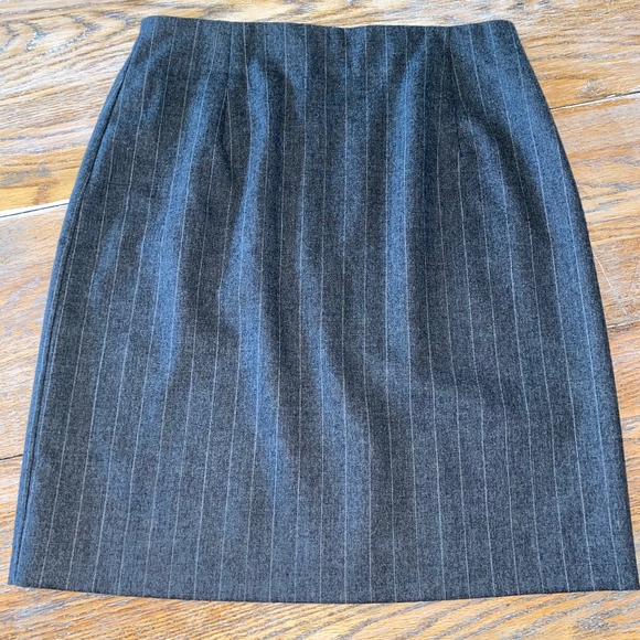 ALAIN GERARD 100% wool skirt/lined/vented - Picture 1 of 6